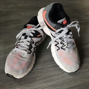 Nike ZOOM WINFLO 3 gently used